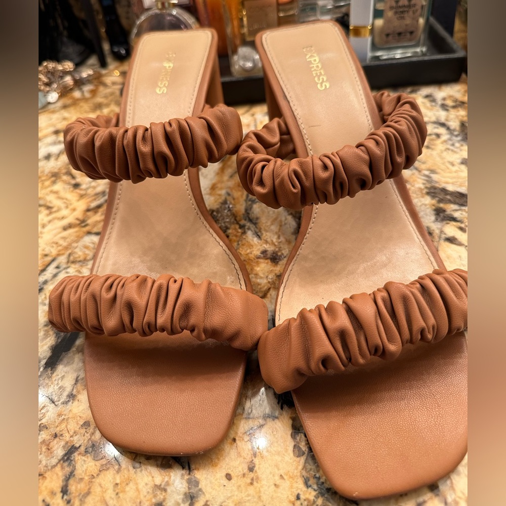 Express sandals heel